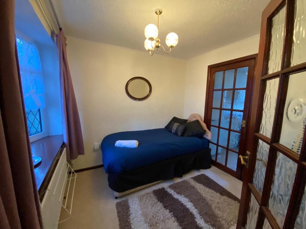 Serene 4Br In Harborne Close To Qe Hospital, Harborne Centre Birmingham Buitenkant foto